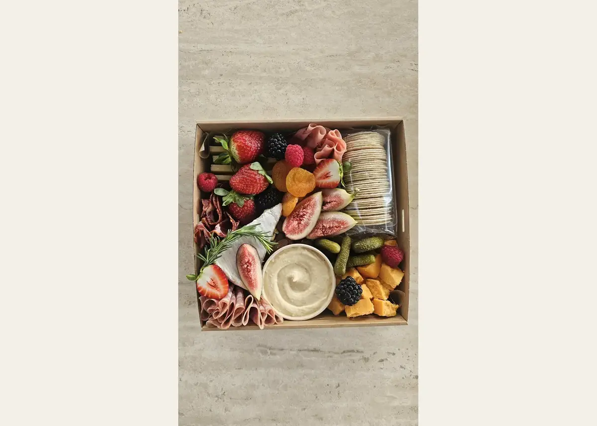 Small grazing box presentation 3